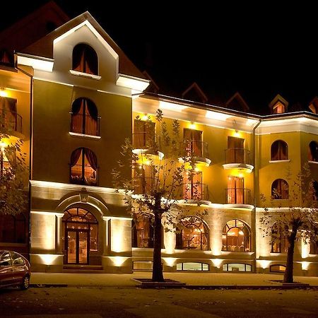 Hotel Chinar Hisarya Luaran gambar