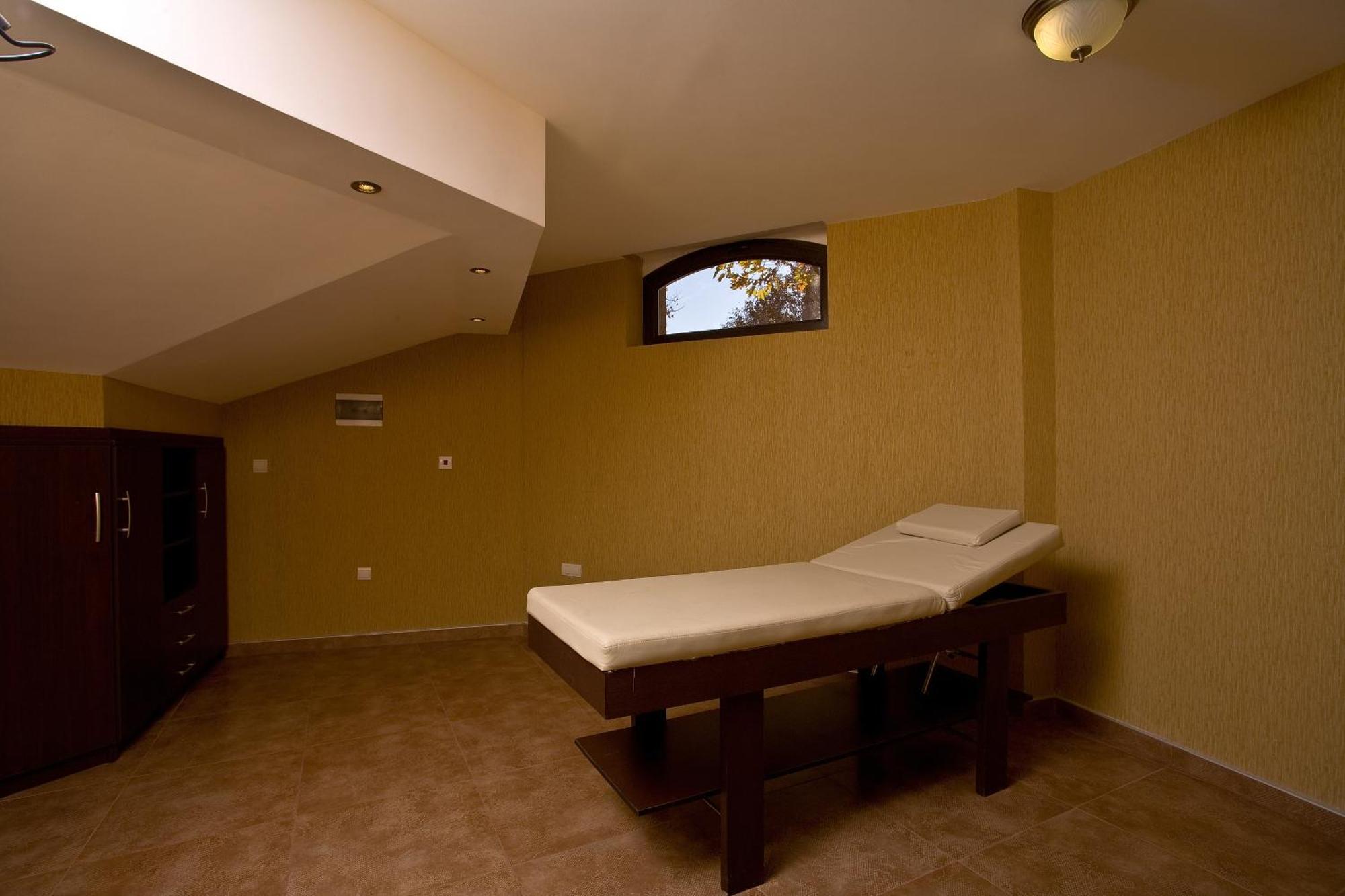 Hotel Chinar Hisarya Luaran gambar