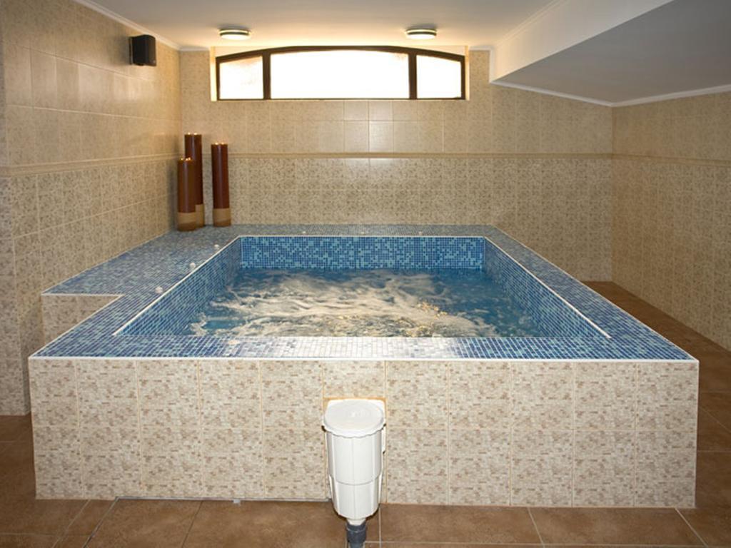 Hotel Chinar Hisarya Luaran gambar