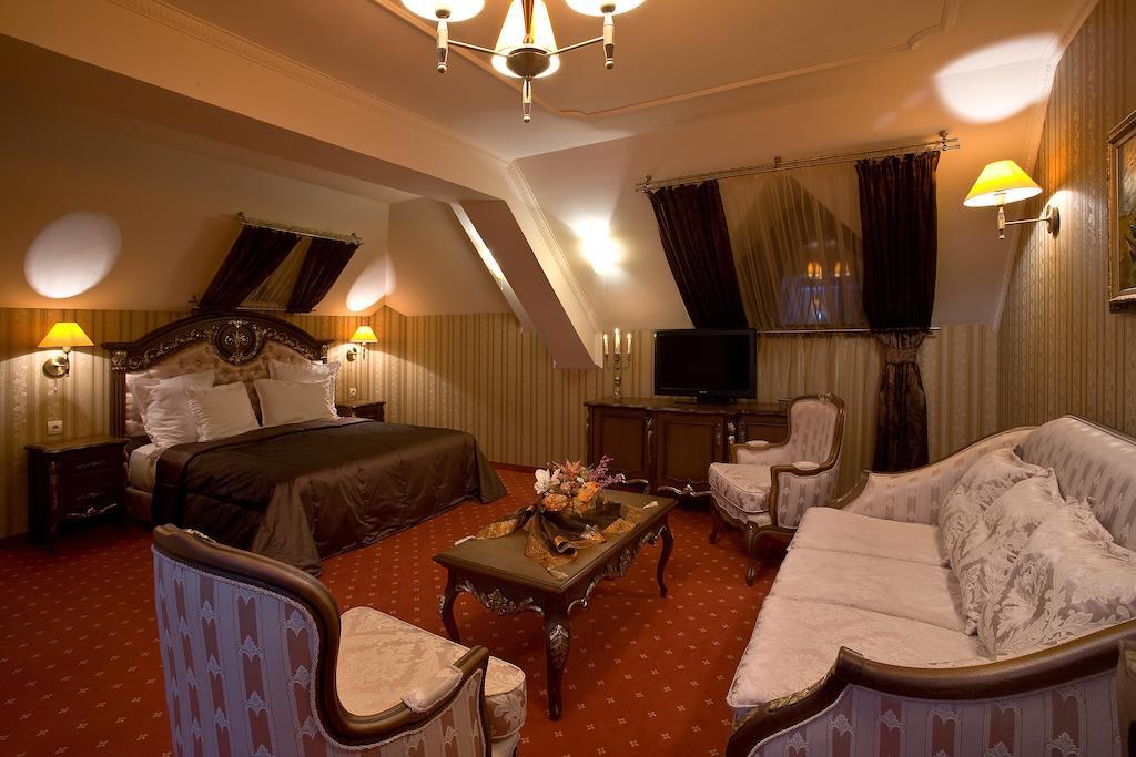 Hotel Chinar Hisarya Luaran gambar