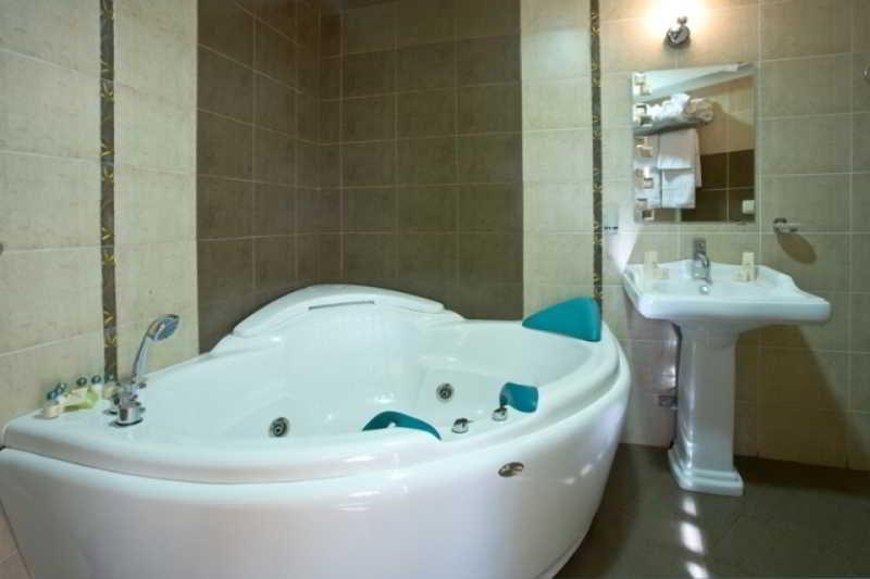 Hotel Chinar Hisarya Luaran gambar