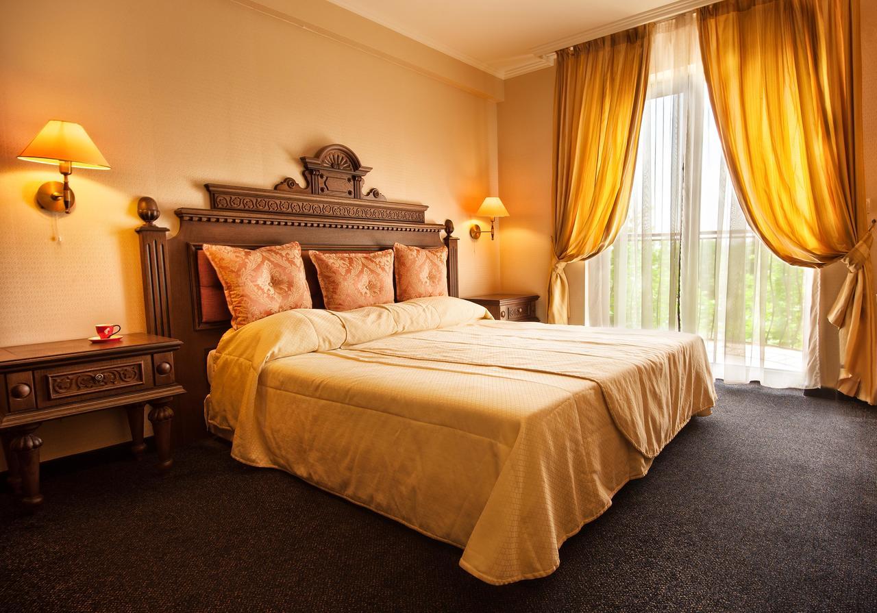 Hotel Chinar Hisarya Luaran gambar