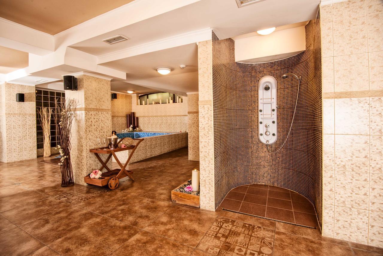 Hotel Chinar Hisarya Luaran gambar