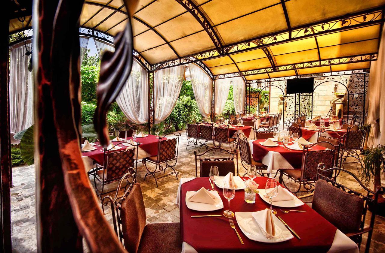 Hotel Chinar Hisarya Luaran gambar