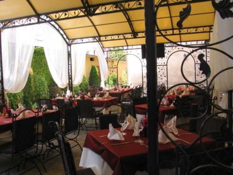 Hotel Chinar Hisarya Luaran gambar